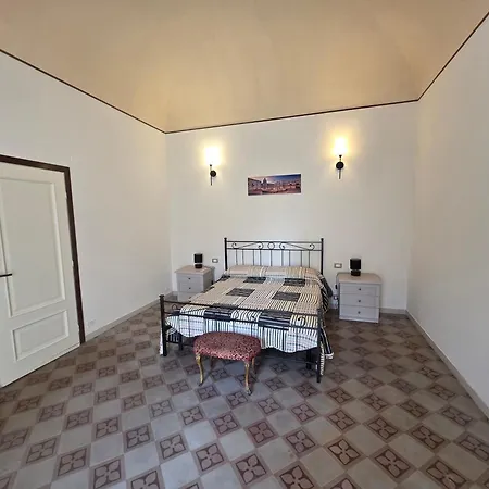 Vivaldi Holidays Historic House In The Center Of Palermo-2